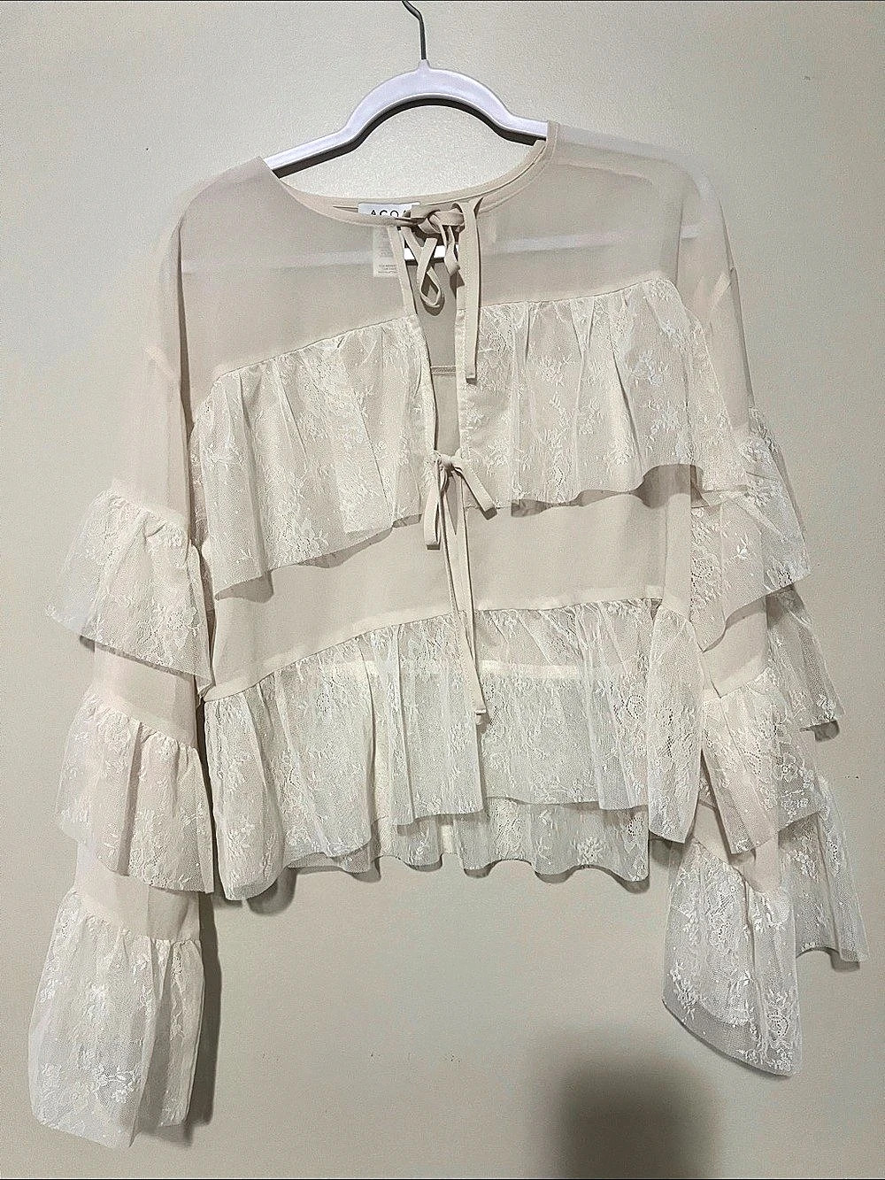 ACOA Lace Ruffle Blouse in White Size Medium